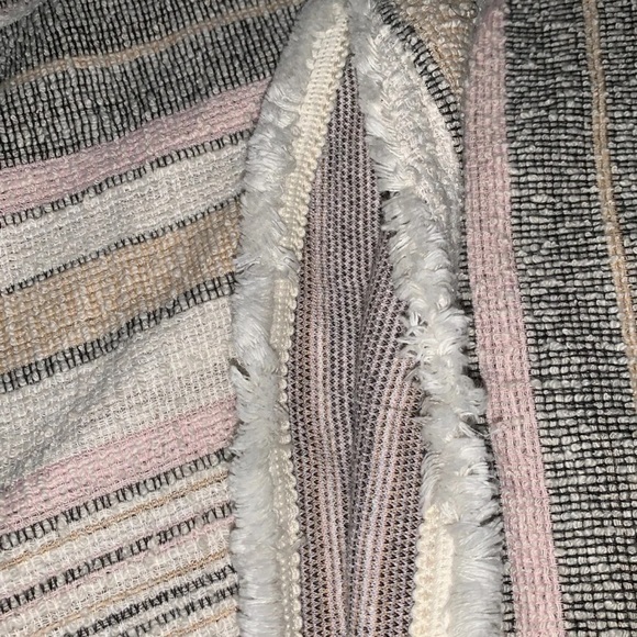 W5 Sleeveless Top - Picture 4 of 4